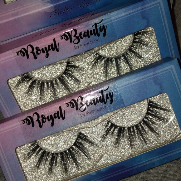 Lashes - Picture 3 of 4